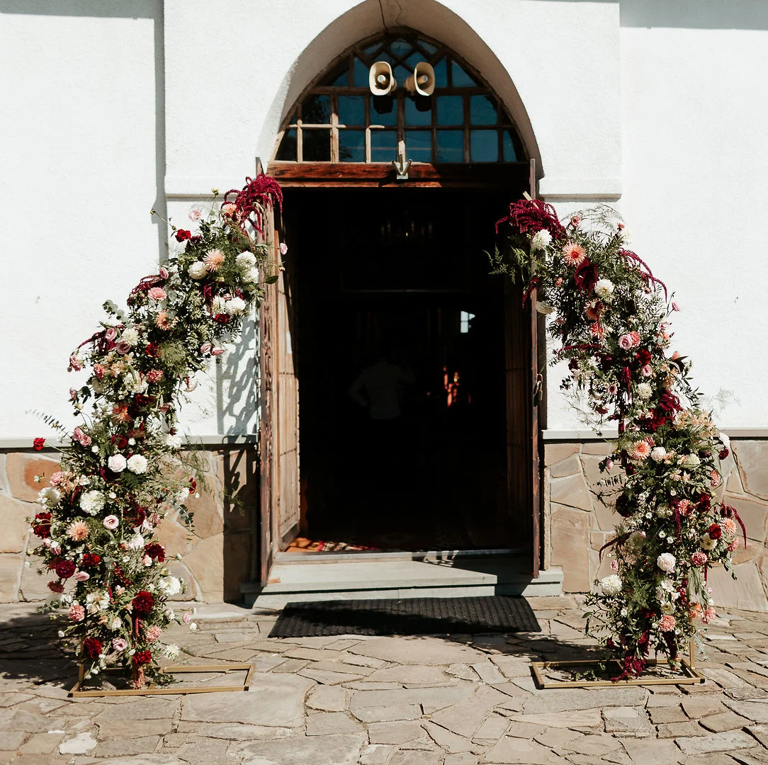 Dekoracja wejścia do kościoła łuk